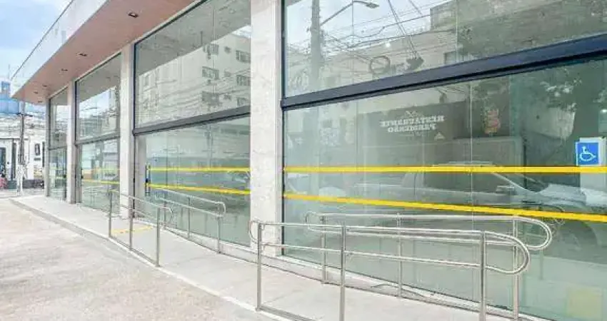 Lojas novas no coração de macaé – com acessibilidade e pé-direito alto para mezanino, disponíveis para locação, centro, macaé - rj