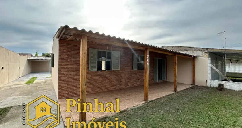 Casa à venda no centro de balneário pinhal/rs, apenas 200m do mar