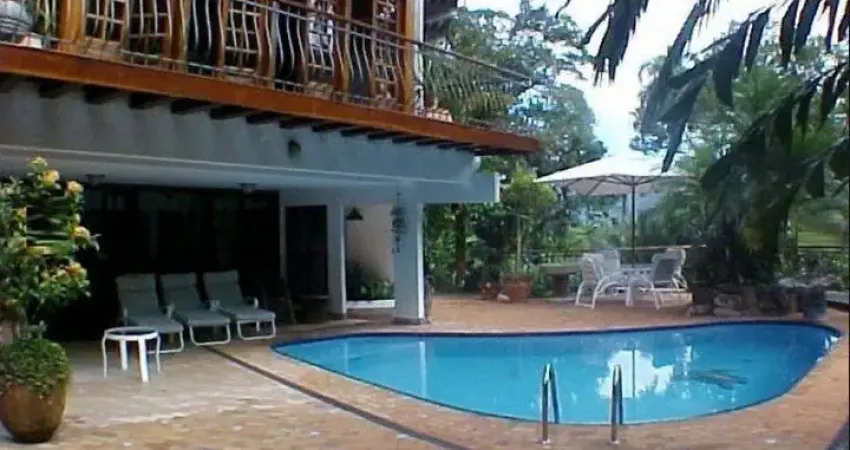 Excelente casa a 120 metros da praia rua calça ,guia sarjeta etc..