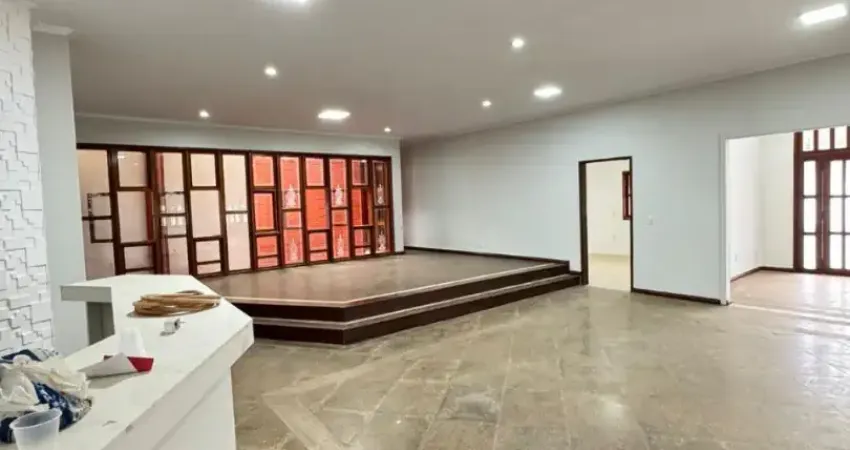 Super casa de 550 m2 de área construída, escritório, clinica ou residência