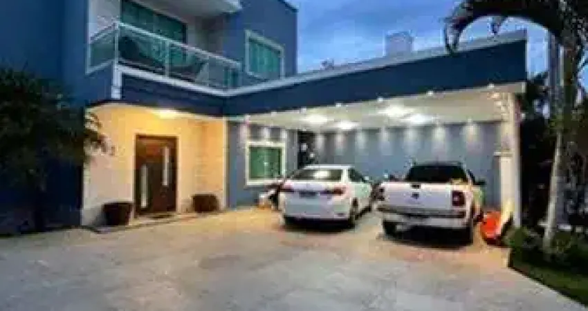 Casa alto padrão, 5 quartos (3 suítes), em condominio de luxo.