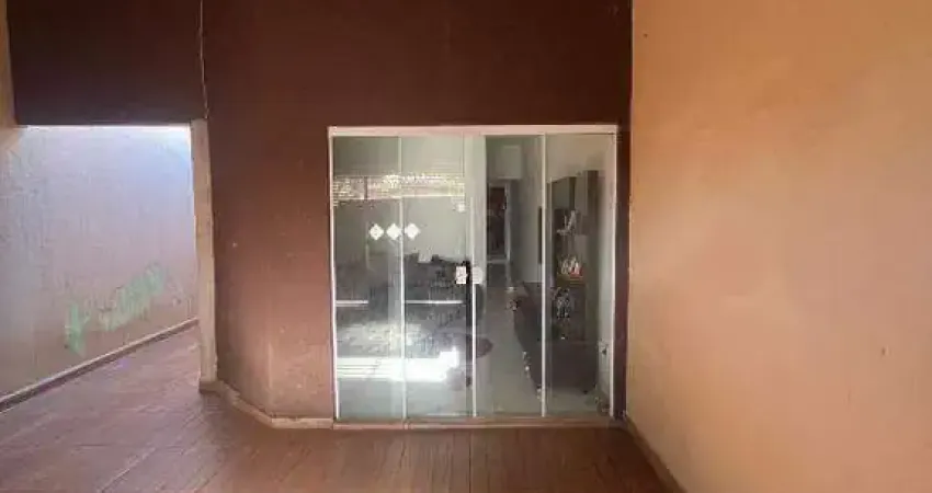 Casa terrea no bairro granja cecilia | 3 dormitórios | 2 banheiros | 2 vagas de garagem