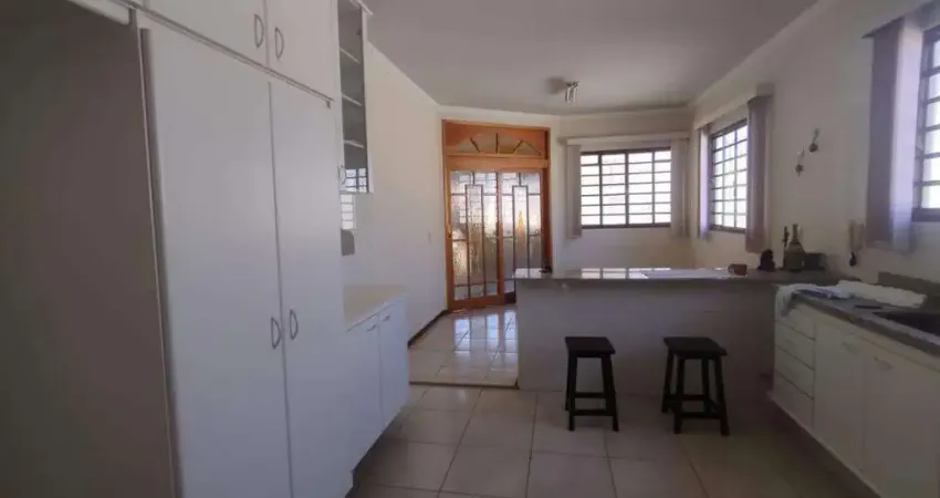 Vila cardia | casa térrea | venda | 02 dormitórios | 01 suíte | 03 banheiros | 03 vagas de garagem | bauru - sp