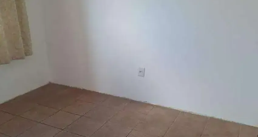 Casa | fundos | 02 dormitórios | 01 sala | 01 cozinha | 01 banheiro | venda | bauru