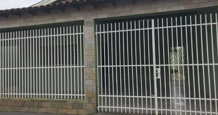 Casa térrea | 3 quartos sendo 1 suíte | edicula com churrasqueira | quintal | jardim prudencia | bauru sp