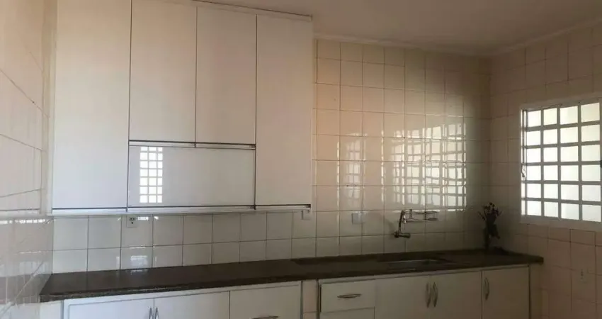 Sobrado | locação | 3 quartos | 2 banheiros | 2 vagas | varanda gourmet | agudos sp