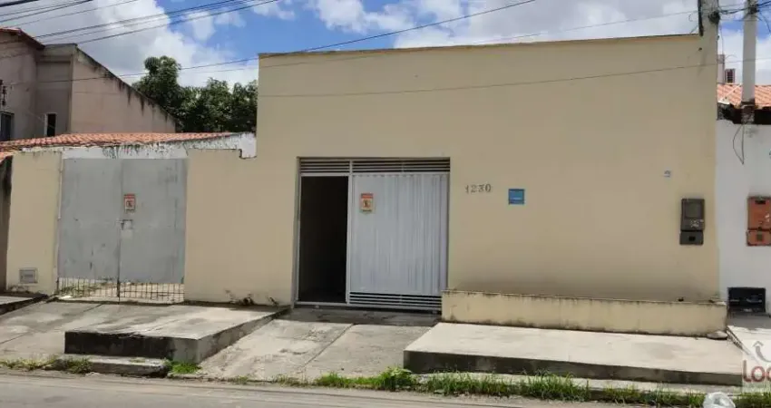 Casa em Parque Ipê  -  Feira de Santana