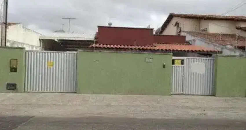 Casa em Jardim Cruzeiro  -  Feira de Santana