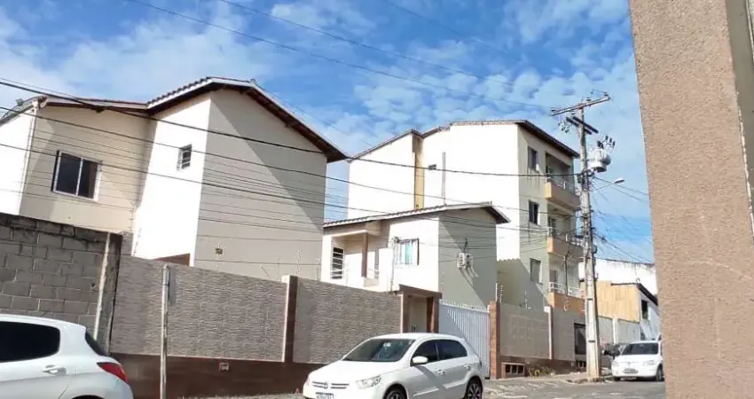Casa de Condominio em Serraria Brasil  -  Feira de Santana
