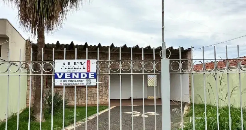 Casa no bairro jardim rosana em araras/sp, garagem e jardim frontal