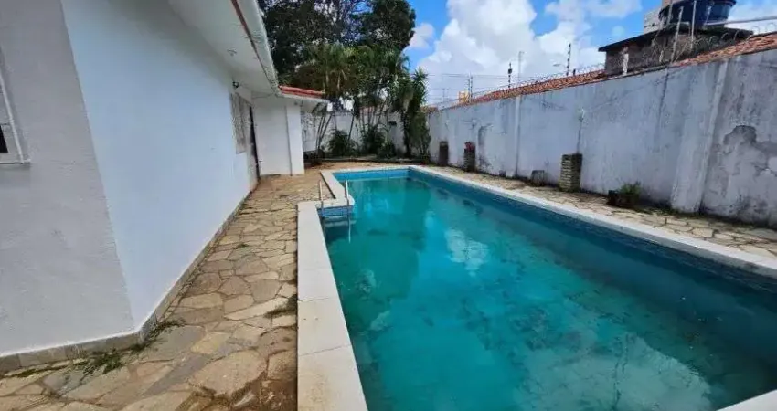 Belissima casa alto padrão 5/4 sendo 03 suites 540m² – ponta negra