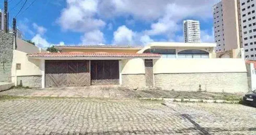 Casa com 4 quartos à venda na Rua Aníbal Correia, 01, Candelária, Natal