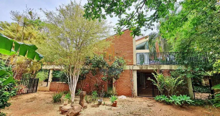 Linda casa rústica de esquina a venda na cidade universitária com terreno grande e belo paisagismo!