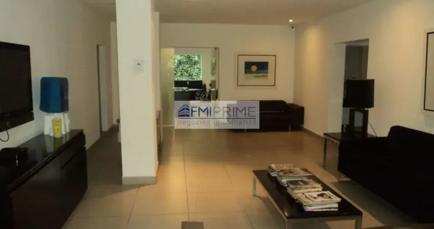 Casa na lapa em rua mista ótima para consultórios ou escritórios completamente reformada