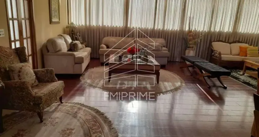 Moema varanda 250 ms, 3 salas 4 suítes , 6 banheiros 4 vagas depósito.