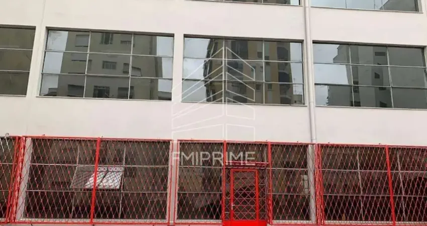 Prédio comercial versátil para locação: ideal para escritórios, educação, logística e eventos.