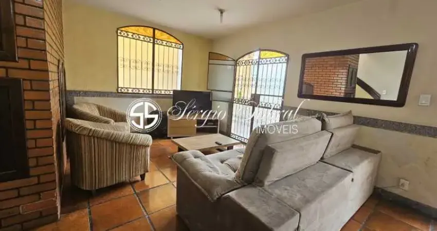 Charmosa casa em estilo colonial, perfeita para quem busca conforto, lazer e elegância!