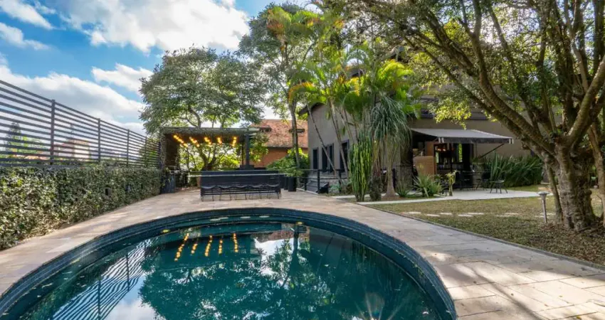 Casa em condomínio para locação com 5 quartos, sendo 5 suítes, 1,200m²