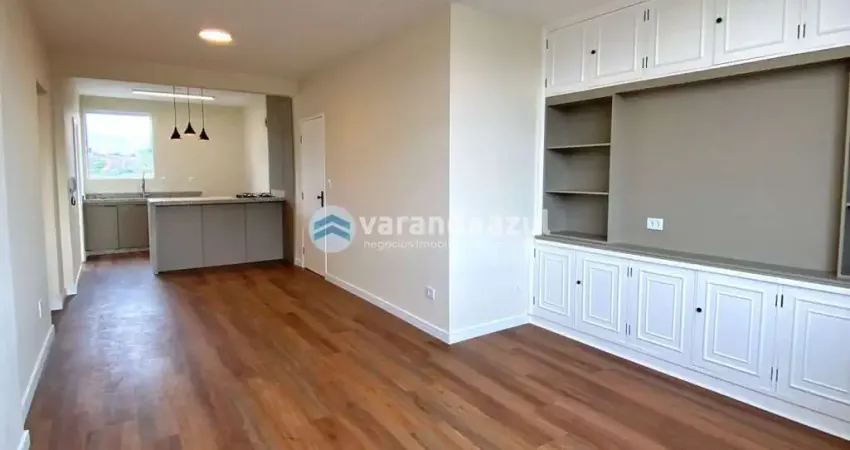 Apartamento totalmente reformado à venda – edifício cláudio abrahão, centro, mogi das cruzes, sp