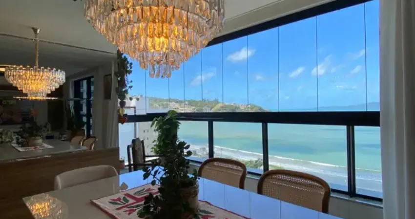 Pé na areia, 3 suítes e o mar como vizinho — viva o centro de itapema como ninguém.