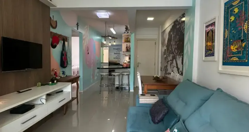 Apartamento de 2 dormitórios para locação de temporada a poucos metros da praia de bombas, na melhor localização da cidade e rua com saída direto para a praia