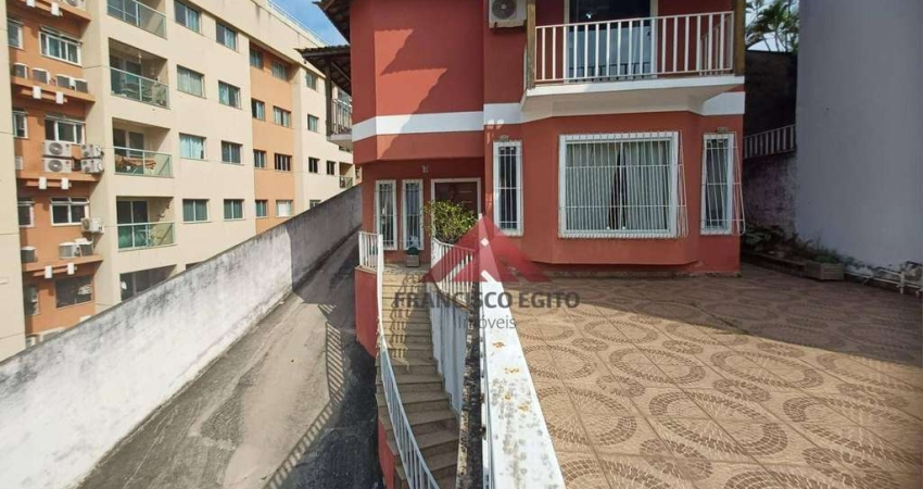 Vendo magnifica casa 160 m,3 suítes ,dependencia, 3 vagas cobertas.