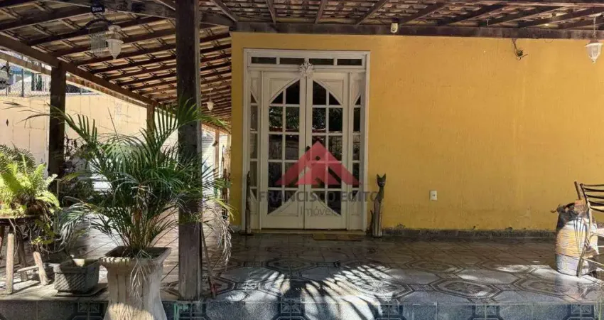 Casa com 3 quartos à venda, 320 metros por 600.000 - Maria Paula - São Gonçalo/RJ