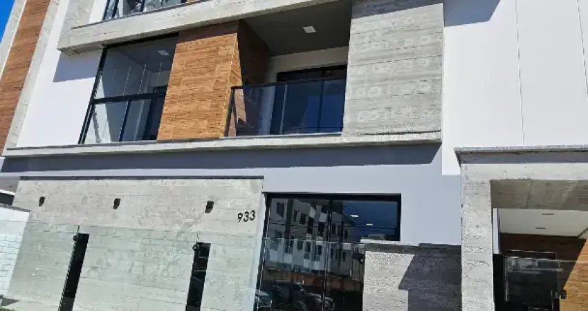 Apartamento novo com móveis planejados na cozinha e banheiros