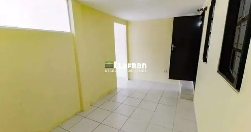 Casa com 2 quartos para alugar na Rua Avelina Nogueira do Prado, 001, Jardim Monte Alegre, Taboão da Serra