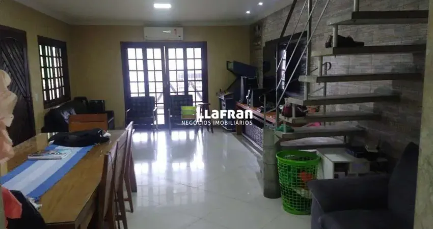Casa com 3 quartos à venda na Rua Francisca Roncada Parolise, 01, Jardim Wanda, Taboão da Serra