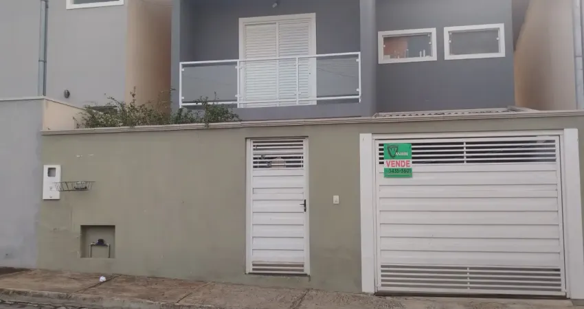 Casa com 3 quartos à venda no Centro, Extrema