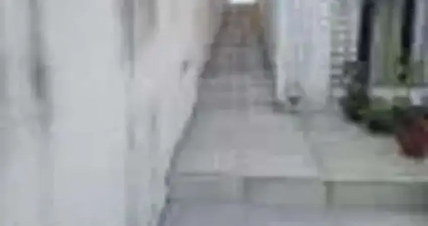 Casa com 2 quartos para alugar na Rua Florianópolis, 540, Vila Bertioga, São Paulo