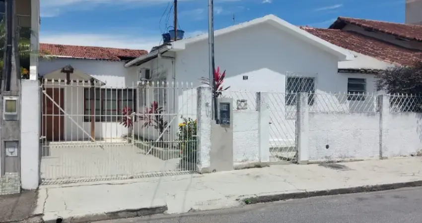 Casa linear reformada c/ 03 quartos no residencial laranjeiras - serra