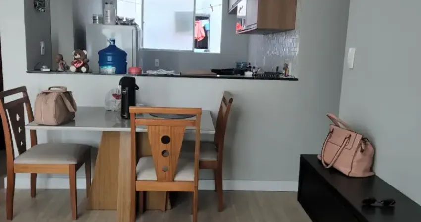 Apartamento Reformado 2 Quartos no Condomínio Parque Residencial Valparaíso - Serra