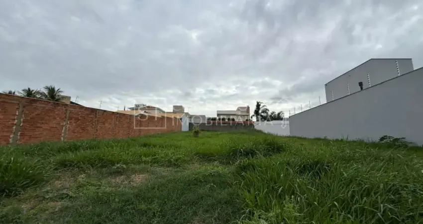 Terreno à venda na Praia dos Namorados, Americana