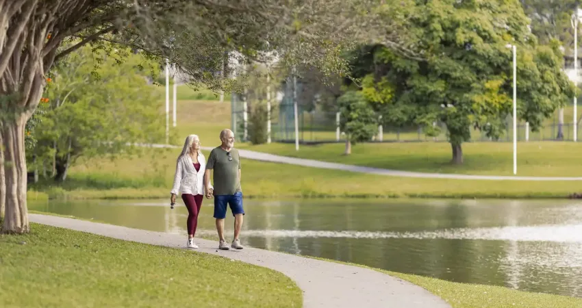 Condomínio clube pátio das artes. 2 quartos. 1 suíte. garagem privativa. planta diferenciada. excelente posição solar. vista livre. localizado no passeio pedra branca.