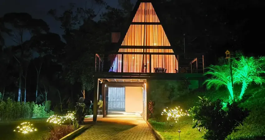 Chalé köln — entre a colina e a mata. com hidromassagem e espaço home office/ tv. seu refúgio de inspiração em meio à natureza da grande florianópolis e próximo das praias e comércios..