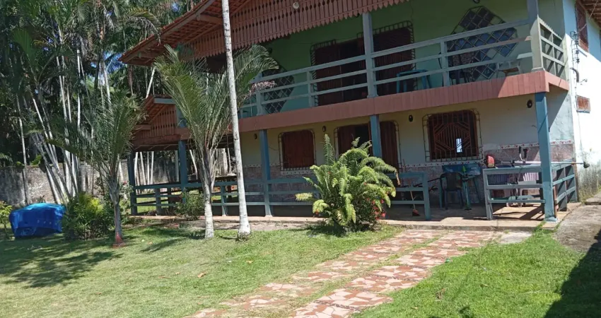 Sitío em outeiro a poucos metrós da praia, grande terreno com local natural