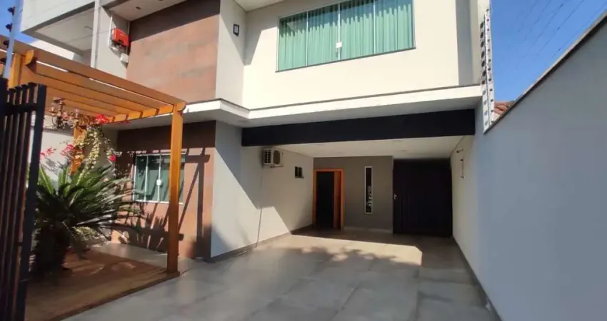 Sobrado com placas solares à venda, 4 quartos sendo 1 suítes máster e 1 suíte simples.  excelente i