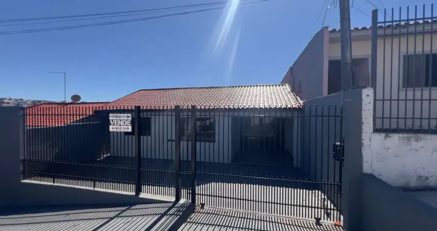 Casa com 4 quartos à venda na Rua Alexandre Arruda, Residencial Lagoa Dourada, Mandaguaçu