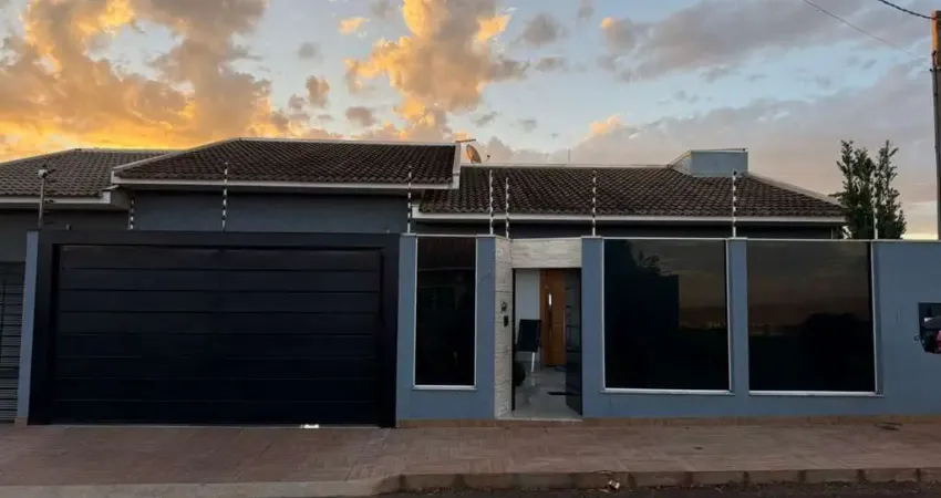 Casa à venda, exclusiva com piscina e energia solar em floresta - pr analisa permuta por terreno de