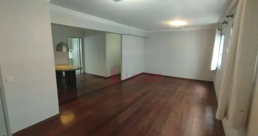 Apartamento com 3 dormitórios sendo 2 suítes e 2 vagas de garagem.