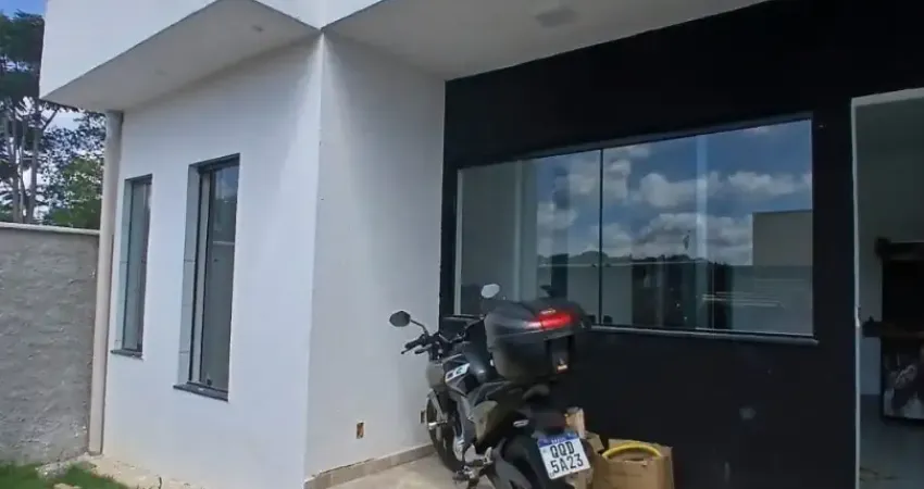 Casa à venda por r$ 330.000,00 – bairro belo vale, santa luzia/mg 3 quartos, suíte, cozinha americana e 70 m² construídos em lote de 180 m²