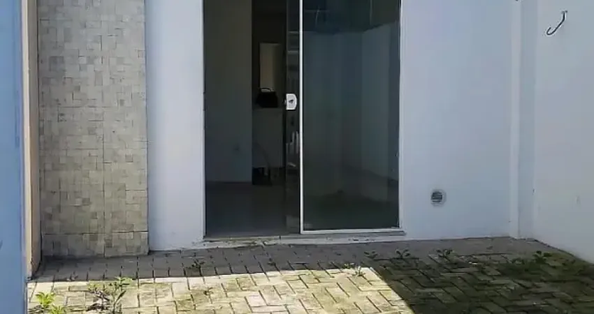 Casa com 2 quartos à venda em Meia Praia, Itapema