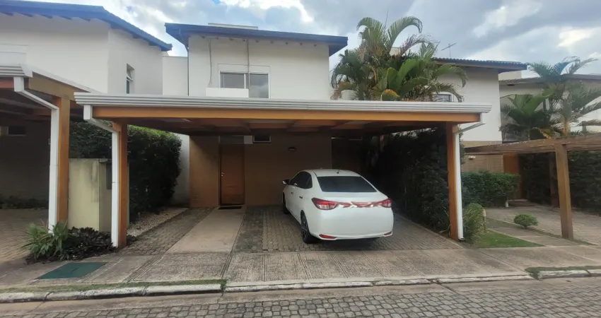 Condomínio Mon'Alcino Elton Ville! Linda casa com segurança total!!! 3 quartos, sendo uma suíte, ampla sala, área de churrasqueira, cozinha com despensa, repleta de armários na cozinha e quartos !!!