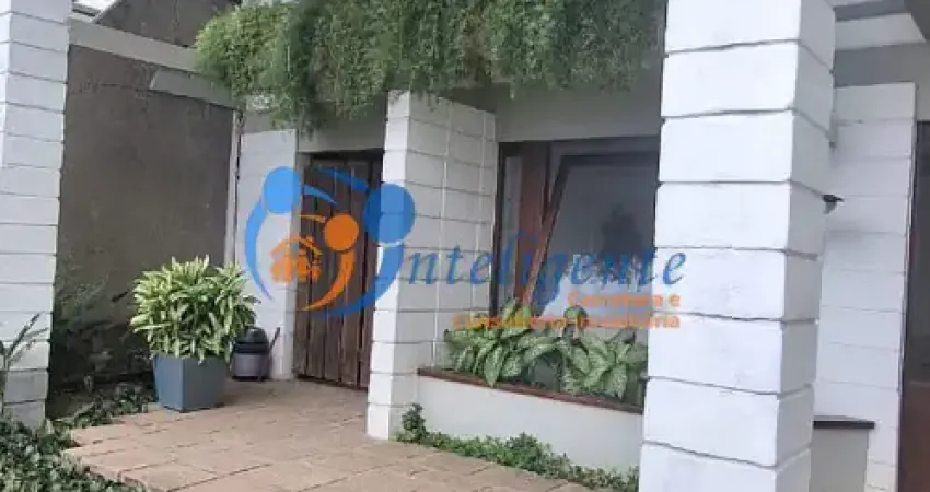 Casa duplex ampla com piscina, área gourmet e vaga para 5 carros no recreio dos bandeirantes