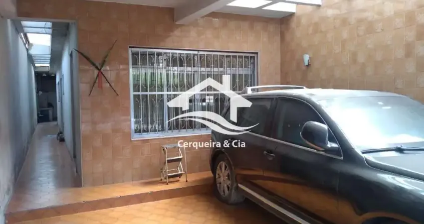 Sobrado à venda na vila guarani com 3 dormitórios, 2 vagas cobertas, área gourmet e quintal. aceita financiamento bancário