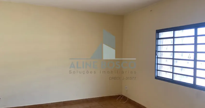 Casa com 3 quartos, sendo 1 suíte, sala de tv e jantar, amplo quintal, araraquara