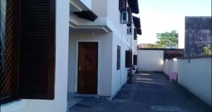 Casa em condomínio fechado com 2 quartos à venda na Rua Sapucaia, 448, Niterói, Canoas