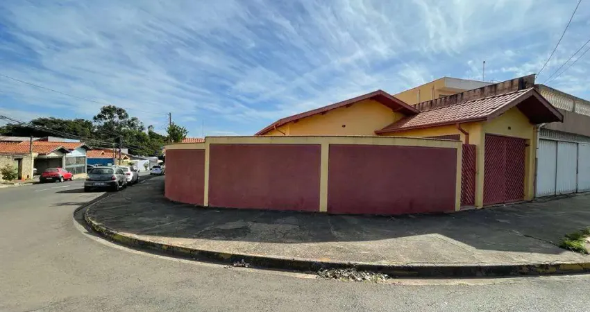 Ótima casa de esquina, terreno grande, ótimo ponto comercial, 3 dormitórios grandes e um salão separado, parque primeiro de maio, piracicaba, sp